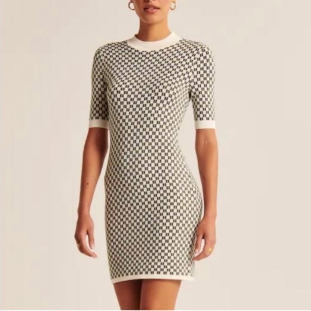 NWOT Abercrombie & Fitch Mock Neck Checkered Short Sleeve Sweater Dress